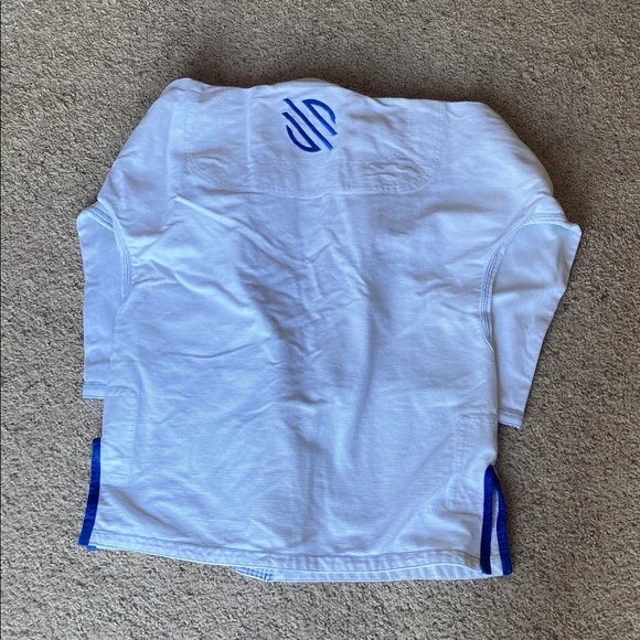 Sanabul White and Blue Jiu Jitsu Gi - Picture 5 of 12